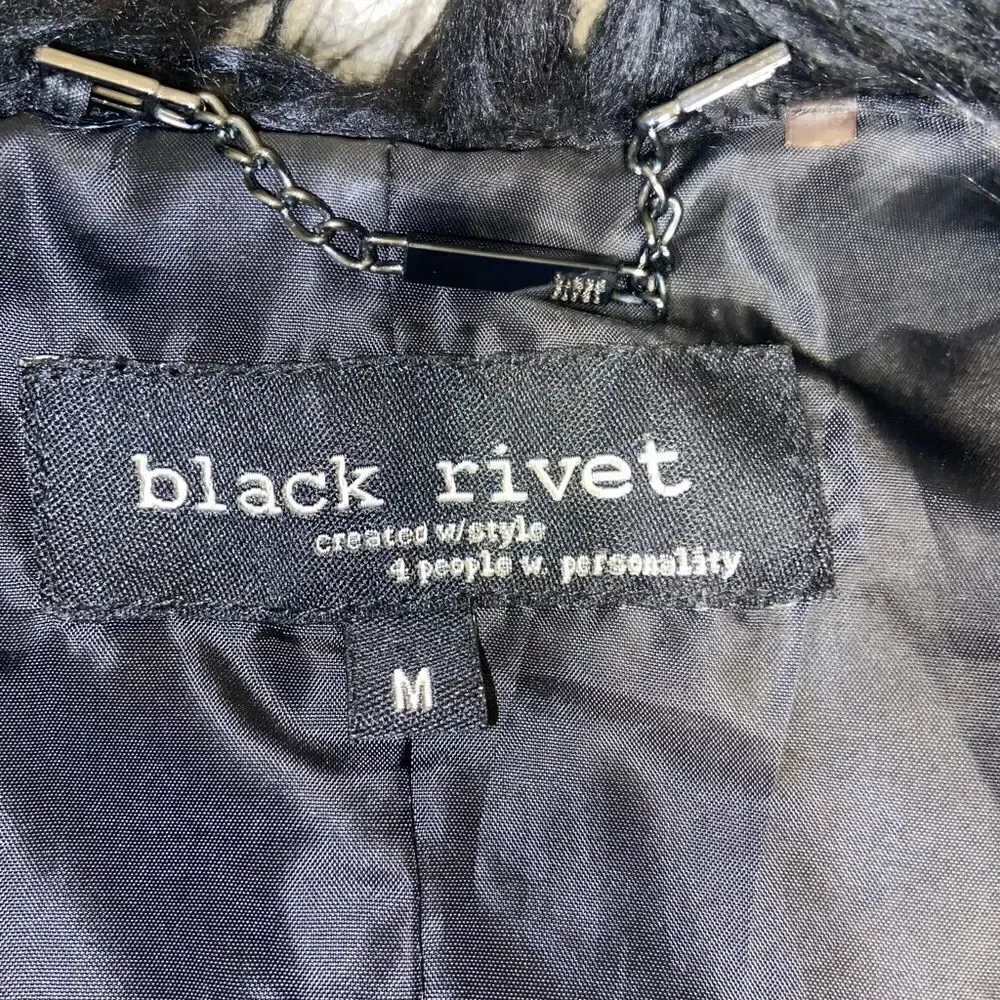 Black rivet black fur vest size meduim - Picture 3 of 6